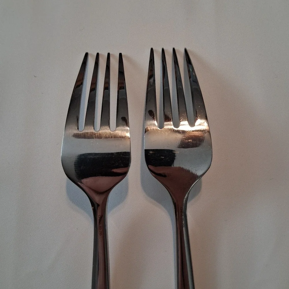 Oneida Dinner Forks Stainless‎ Flatware Glossy Heavyweight Set Of 2 89-213 8